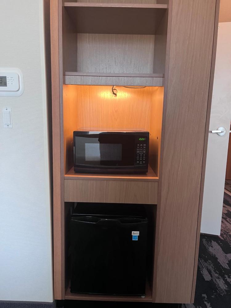 Guest Room, 1 King interior